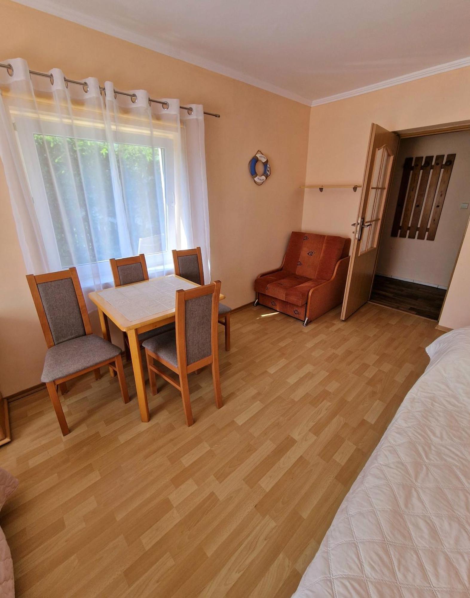 Dom Gościnny Roksana Rewal Zewnętrze zdjęcie