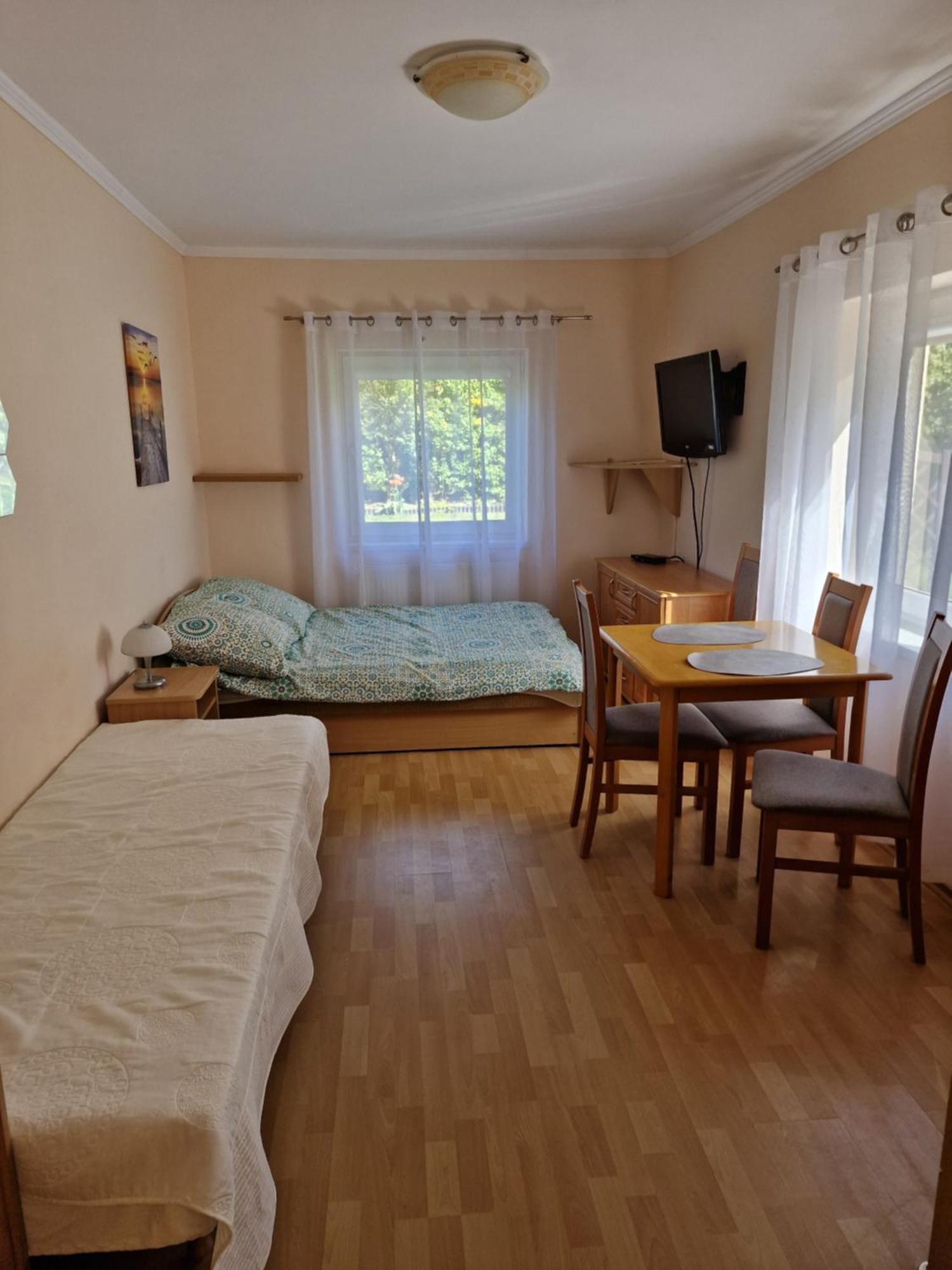 Dom Gościnny Roksana Rewal Zewnętrze zdjęcie